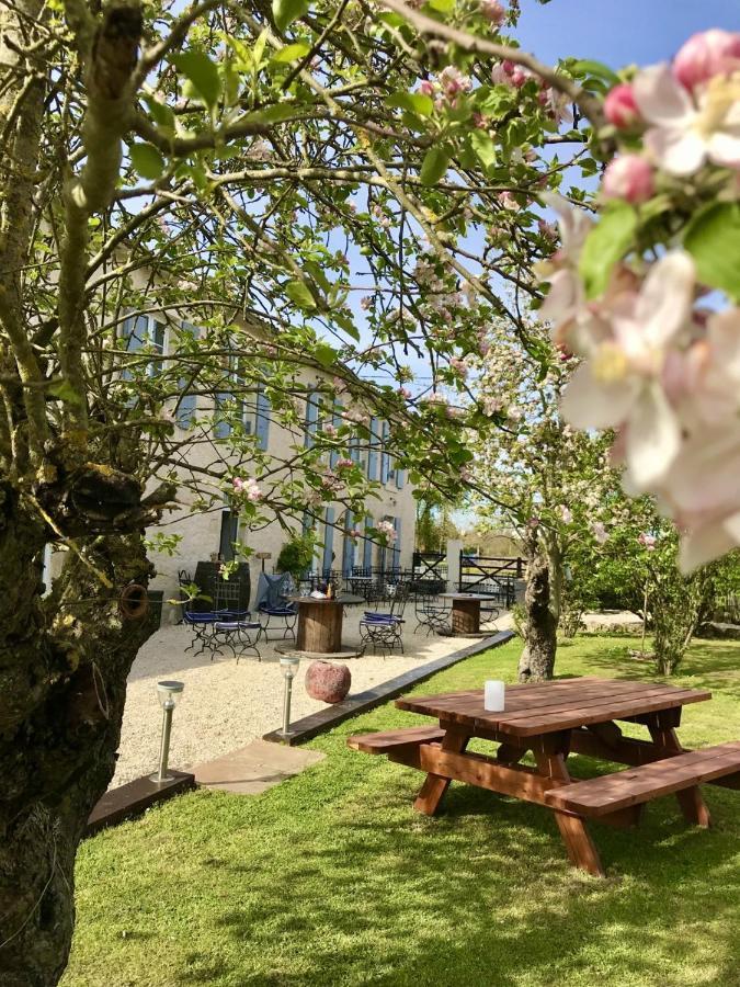 Bed and Breakfast Le Relais D'Aulnay Aulnay  Exterior foto